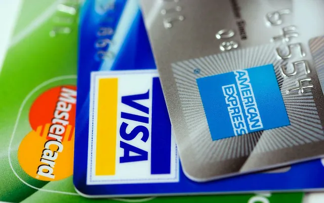 Hoa Kỳ: Nợ thẻ tín dụng giữ ở mức cao kỷ lục với gần 1 ngàn tỷ USD