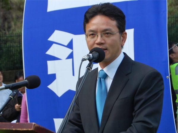 Ông Trần Dụng Lâm, một cựu quan chức ngoại giao Trung Quốc đã đào tẩu sang Úc năm 2005, nói chuyện tại một cuộc tập hợp ở Sydney vào năm 2015. (Ảnh: Shar Adams/The Epoch Times)