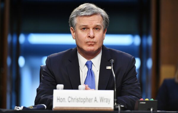 Giám đốc FBI Christopher Wray làm chứng trước Ủy ban Tư pháp Thượng viện Hoa Kỳ tại Capitol Hill ở Hoa Thịnh Đốn vào ngày 02/03/2021. (Ảnh: Mandel Ngan/Pool qua Reuters)