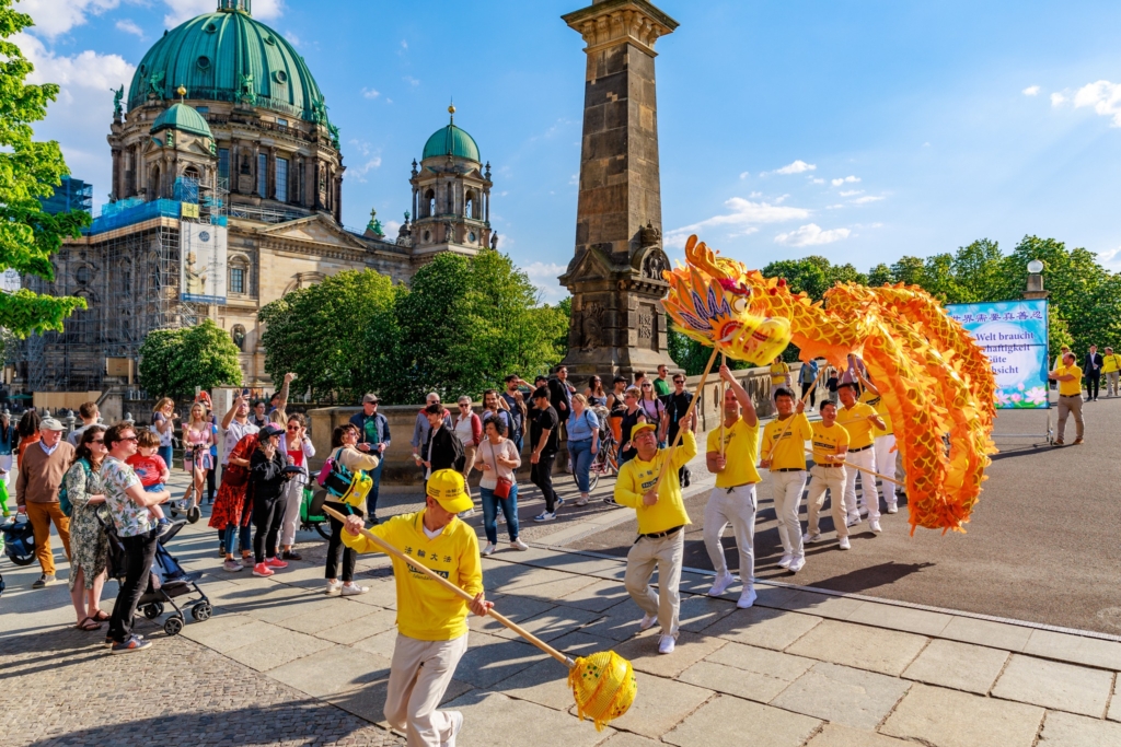 Lễ kỷ niệm Ngày Pháp Luân Đại Pháp Thế Giới tại Berlin, Đức