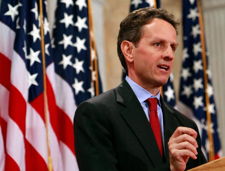 Bộ trưởng Ngân khố Hoa Kỳ đương thời Timothy Geithner công bố chi tiết về kế hoạch ổn định tài chính tại Tòa nhà Ngân khố Hoa Kỳ ở Hoa Thịnh Đốn hôm 10/02/2009. Kế hoạch này dự kiến ​​sẽ giải quyết các thị trường tín dụng bị đóng băng trong nền kinh tế Hoa Kỳ. (Ảnh: Win McNamee/Getty)