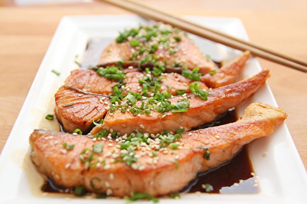 Món ăn được chế biến từ cá hồi. (Ảnh: Pixabay)