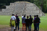 Đại học Granada ở Tây Ban Nha đã phát hiện ra rằng, các công trình kiến trúc cổ đại bằng đá vôi của người Maya có thể tồn tại trong môi trường ẩm ướt hàng nghìn năm là do được bổ sung hai loại chiết xuất đặc biệt từ thực vật. Ảnh chụp Công viên Khảo cổ Copán ở Honduras. (Ảnh: Orlando Sierra / AFP)