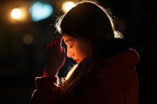 Một cuộc khảo sát tại Hoa Kỳ cho thấy trong năm vừa qua, có gần 90% người Mỹ đã có ít nhất một lời cầu nguyện được Chúa đáp lại. (Ảnh: Shutterstock)