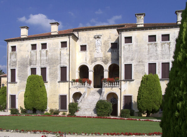 Biệt thự đầu tiên mà kiến trúc sư Andrea Palladio được ủy thác thực hiện, Biệt thự Godi ở Lonedo, phía đông bắc nước Ý. (Ảnh: Dogears/CC SA-BY 3.0)