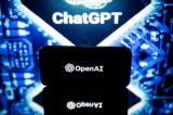 Màn hình hiển thị logo của OpenAI và ChatGPT, ở Toulouse, Tây Nam nước Pháp, vào ngày 23/02/2023. (Ảnh: Lionel Bonaventure/AFP qua Getty Images)