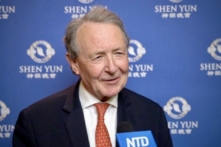 Nam tước Liverpool: ‘Vẻ đẹp đích thực’ của Shen Yun chống lại ‘sự xấu ác và bạo lực đang làm biến dạng thế giới này’