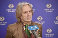 Giọng nam cao nổi tiếng chúc mừng Shen Yun vì đã có những nghệ sĩ xuất chúng như vậy