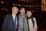 Ông Adriano Teso và bà Laura Morino thưởng thức Nghệ thuật Biểu diễn Shen Yun tại Nhà hát Arcimboldi hôm 27/04/2023. (Ảnh: Mary Mann/The Epoch Times)
