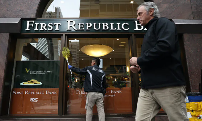JPMorgan Chase tiếp quản First Republic Bank: Những điều cần biết