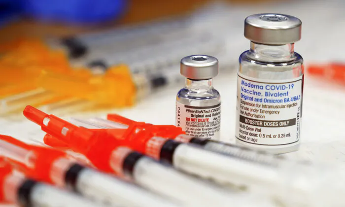 Cơ quan lớn của Hoa Kỳ vẫn duy trì quy định về vaccine COVID-19 bất chấp thông báo của Tòa Bạch Ốc