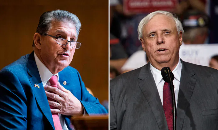 (Từ trái sang phải) Thượng nghị sĩ Joe Manchin (Dân Chủ-West Virginia) và Thống đốc West Virginia Jim Justice. (Ảnh: Getty Images)