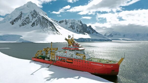 Ảnh tư liệu không ghi ngày tháng của con tàu RRS Sir David Attenborough trong chuyến hành trình đầu tiên của con tàu này đến Nam Cực. (Ảnh: Khảo sát Nam Cực của Anh)