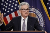 Chủ tịch Hội đồng Dự trữ Liên bang Jerome Powell nói chuyện tại một cuộc họp báo sau cuộc họp của Ủy ban Thị trường Mở Liên bang ở Hoa Thịnh Đốn hôm 03/05/2023. (Ảnh: Anna Moneymaker/Getty Images)