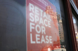 Một tấm biển quảng cáo không gian bán lẻ trong một khu phố thời thượng ở West Village tại thành phố New York hôm 11/04/2017. (Ảnh: Spencer Platt/Getty Images)