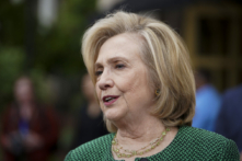 Cựu Ngoại trưởng Hoa Kỳ Hillary Clinton trình bày trong một hội thảo tại Lễ hội Toàn cầu Tiếng nói Quan trọng ở Hoa Thịnh Đốn, hôm 05/05/2023. (Ảnh: Madalina Vasiliu/The Epoch Times)