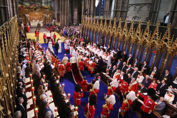 Vua Charles Đệ tam tham dự lễ đăng cơ của mình tại Tu viện Westminster ở London, hôm 06/05/2023. (Ảnh: Richard Pohle/WPA Pool/Getty Images)