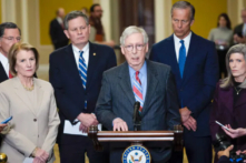 Lãnh đạo Thiểu số Thượng viện Mitch McConnell (Cộng Hòa-Kentucky) nói trong một cuộc họp báo tại Tòa nhà Quốc hội Hoa Kỳ hôm 24/01/2023. (Ảnh: Win McNamee/Getty Images)