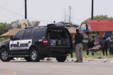 Nhân viên cấp cứu ứng phó với một vụ va chạm gây thương vong ở Brownsville, Texas, hôm 07/05/2023. (Ảnh: Michael Gonzalez/AP Photo)