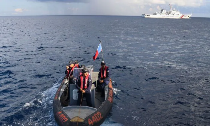 Philippines cảnh báo: Trung Quốc sẽ phải đối mặt với ‘hậu quả nghiêm trọng’ nếu dỡ bỏ phao hàng hải