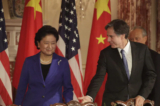 Thứ trưởng Ngoại giao Hoa Kỳ đương thời Blinken (phải) gặp bà Lưu Diên Đông (Liu Yandong), Phó Thủ tướng Trung Quốc đương thời, tại Hoa Thịnh Đốn vào ngày 24/06/2015. (Ảnh: Chris Kleponis/AFP qua Getty Images)