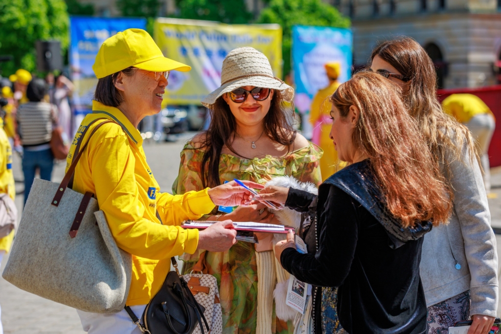 Lễ kỷ niệm Ngày Pháp Luân Đại Pháp Thế Giới tại Berlin, Đức