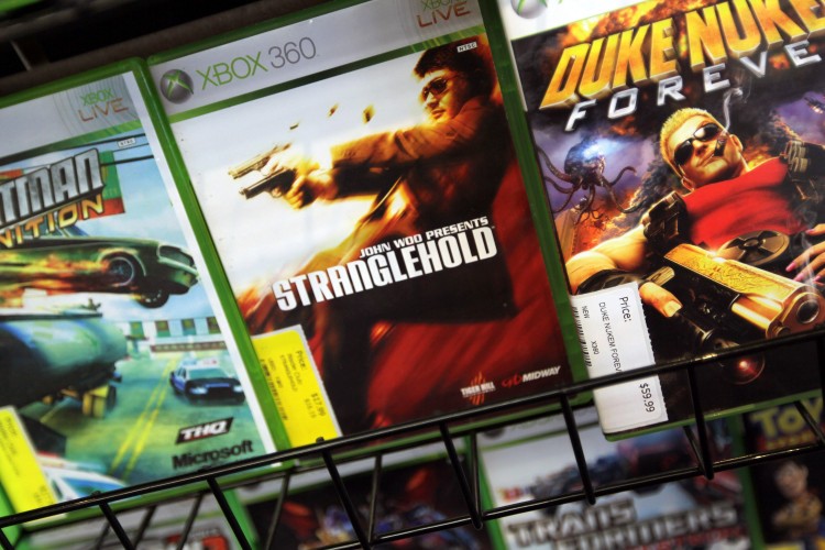 Các hộp trò chơi điện tử được nhìn thấy tại một cửa hàng trò chơi điện tử ở Miami vào ngày 27/6/2011. (Ảnh: Joe Raedle/Getty Images)