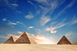 Bên trong kim tự tháp ẩn chứa điều kỳ diệu nào? (Ảnh: Fotolia)