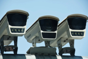 Chính phủ Anh công bố kế hoạch loại bỏ các camera giám sát của Trung Quốc