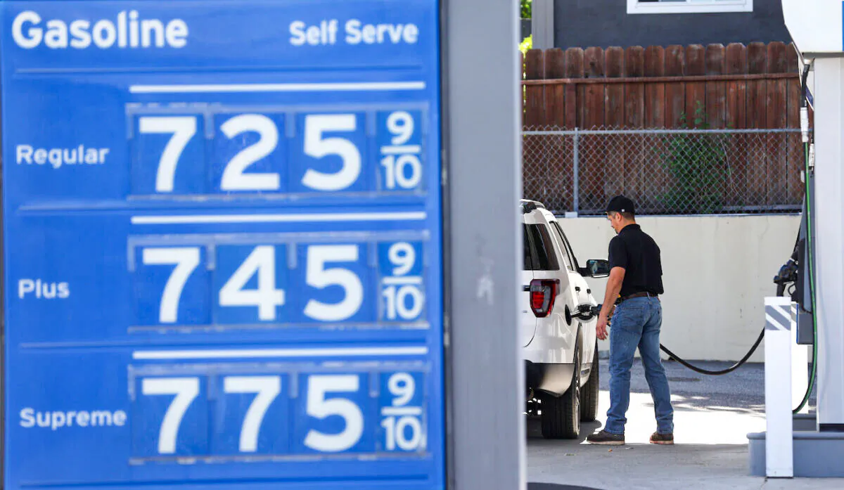 Xăng của California không còn đắt nhất Hoa Kỳ, giá của tiểu bang Washington hiện cao hơn