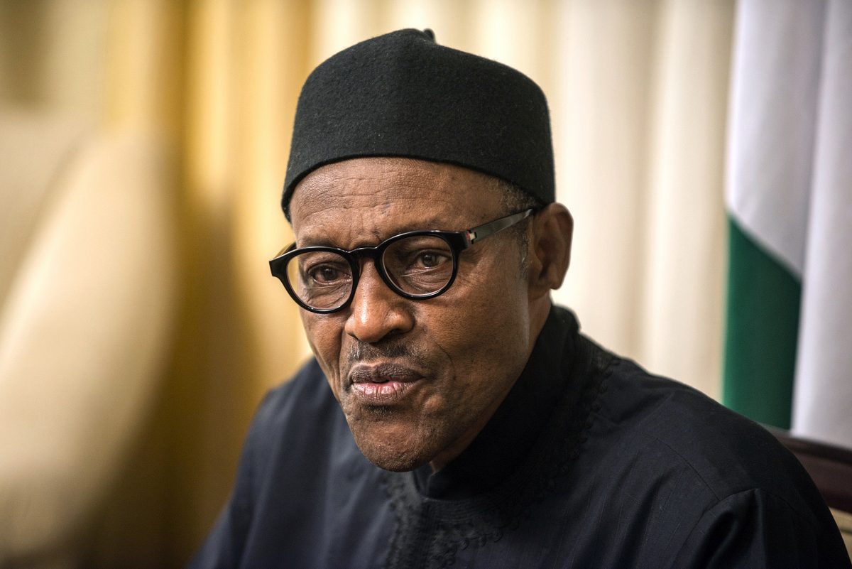 Tổng thống Nigeria Muhammadu Buhari tham dự buổi phỏng vấn với hãng thông tấn Agence France Presse (AFP) tại khách sạn của ông trong Hội nghị thượng đỉnh Phi Châu lần thứ 25 ở Johannesburg vào ngày 14/06/2015. (Ảnh: Mujahid Safodien/AFP/Getty Images)