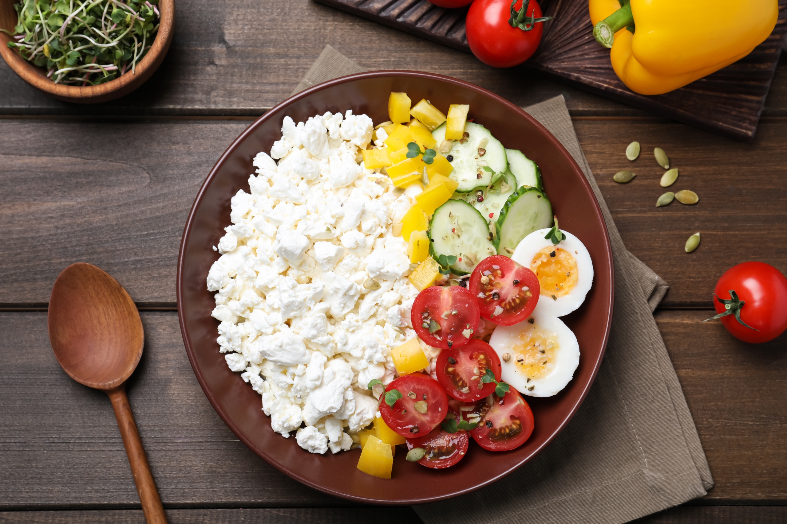 Phô mai tươi có hàm lượng protein cao và giá cả phải chăng. Nó có hương vị tươi mát, phù hợp với nhiều loại món ăn. (Ảnh: Shutterstock)