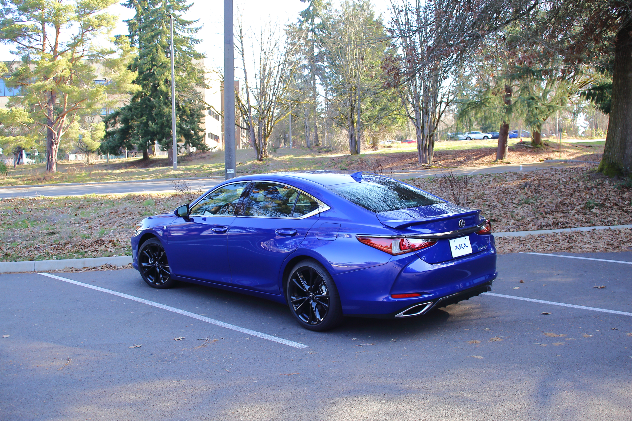 Lexus ES350 2023. (Ảnh: Leo / Epoch Times)