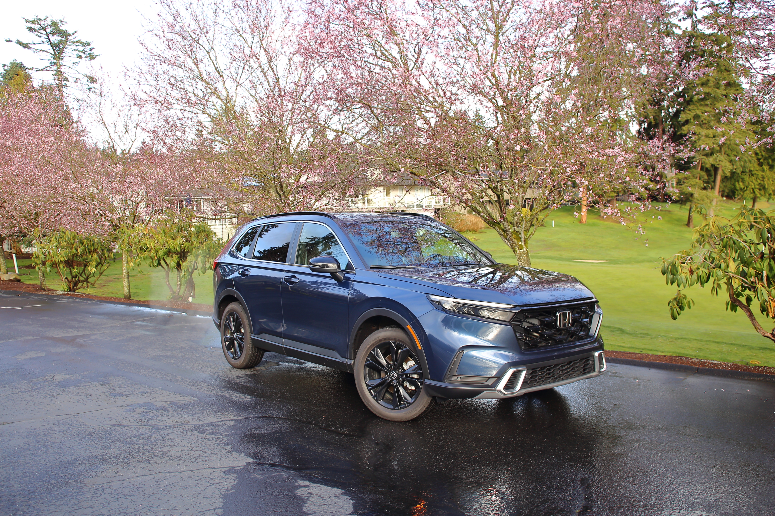 2023 Honda CR-V Hybrid Touring. (Ảnh: Leo / Epoch Times)