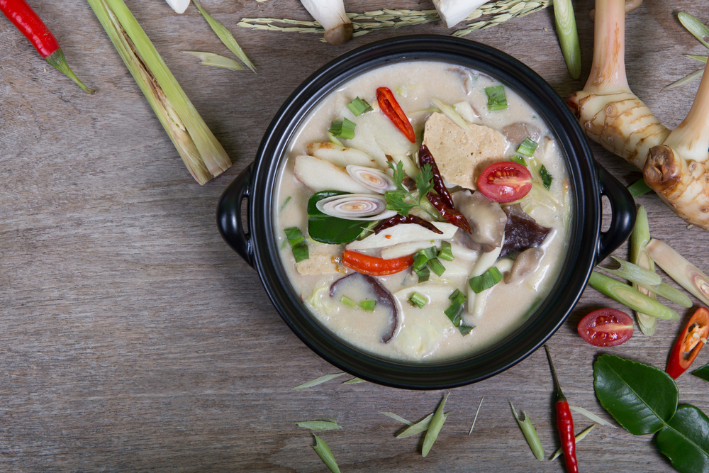 Súp gà cốt dừa kiểu Thái. (Ảnh: Shutterstock)