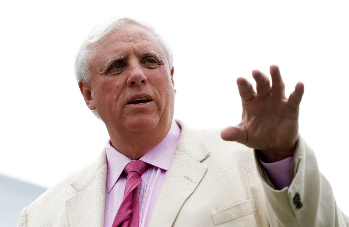 Thống đốc West Virginia Jim Justice ở White Sulphur Springs, West Virginia, trong một bức ảnh tư liệu. (Ảnh: Scott Halleran/Getty Images)