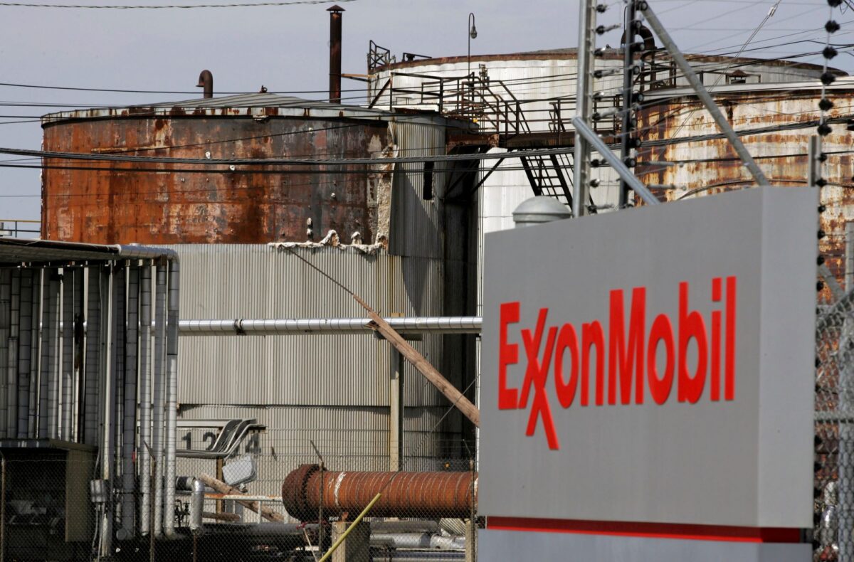 A view of the Exxon Mobil refinery in Baytown, Texas on Sept. 15, 2008. (Jessica Rinaldi/Reuters)
