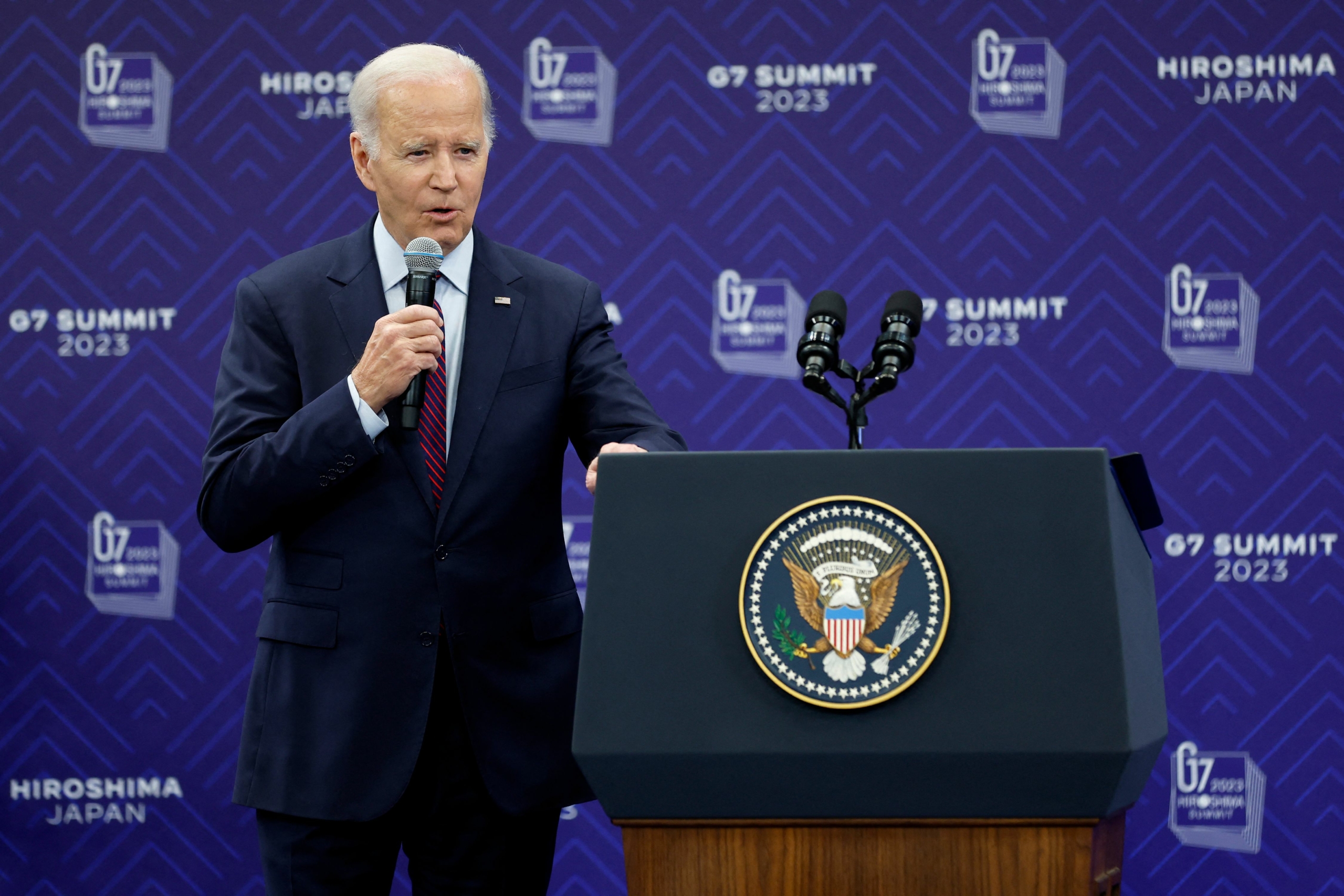 Tổng thống Joe Biden nói trong một cuộc họp báo sau Hội nghị thượng đỉnh các nhà lãnh đạo G7 ở Hiroshima hôm 21/05/2023. (Ảnh: Kiyoshi Ota/POOL/AFP qua Getty Images)