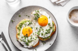 Ăn trứng có làm tăng cholesterol không? (Ảnh: Oksana Mizina/Shutterstock)