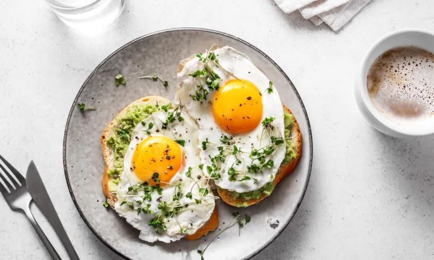 Ăn trứng có làm tăng cholesterol không?