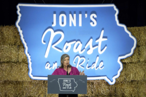 8 ứng cử viên tổng thống triển vọng của Đảng Cộng Hòa tham dự sự kiện ‘Roast and Ride’ ở Iowa; ông Trump vắng mặt