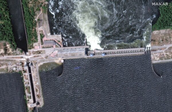 Con đập và cơ sở thủy điện Nova Kakhovka ở Ukraine, hôm 06/06/2023. (Ảnh: Maxar Technologies/Handout qua Reuters)