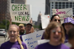 Hàng trăm ký giả đình công đòi thay đổi ban lãnh đạo chuỗi tờ báo lớn nhất Hoa Kỳ