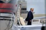 Cựu Tổng thống Donald Trump đến Phi trường Quốc tế Miami, hôm 12/06/2023. (Ảnh: Win McNamee/Getty Images)