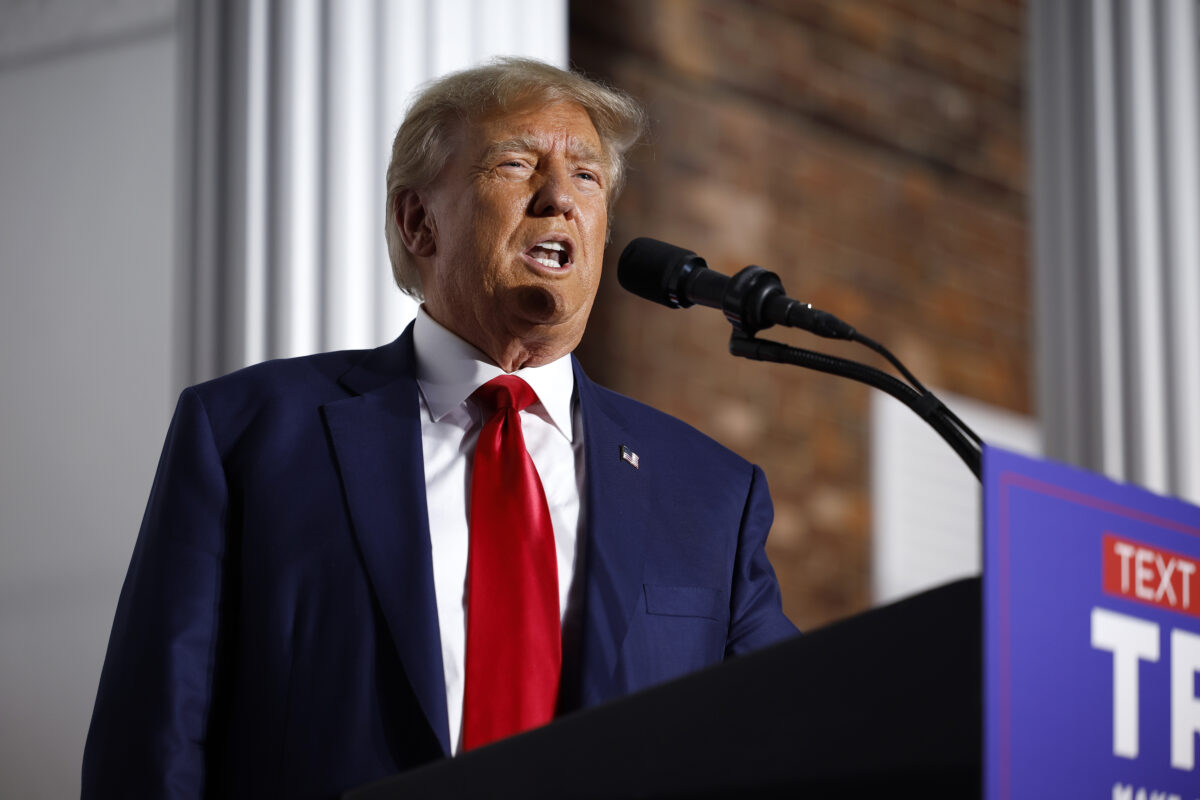 Cựu Tổng thống Donald Trump diễn thuyết tại Câu lạc bộ Golf Quốc gia Trump ở Bedminster, New Jersey, hôm 13/06/2023. (Ảnh: Chip Somodevilla/Getty Images)