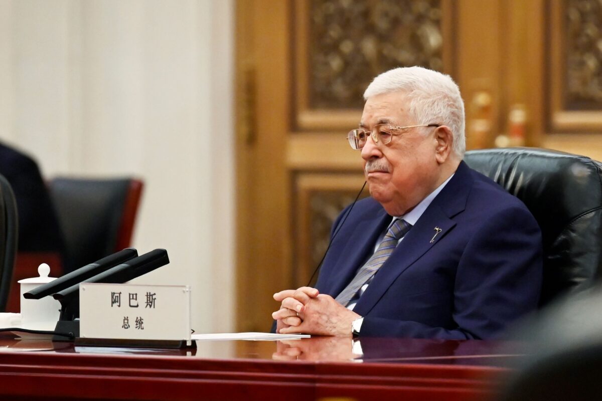 Lãnh đạo Palestine Mahmud Abbas tham dự một cuộc họp với Thủ tướng Trung Quốc Lý Cường tại Bắc Kinh, hôm 15/06/2023. (Ảnh: Jade Gao/Pool Photo qua AP)