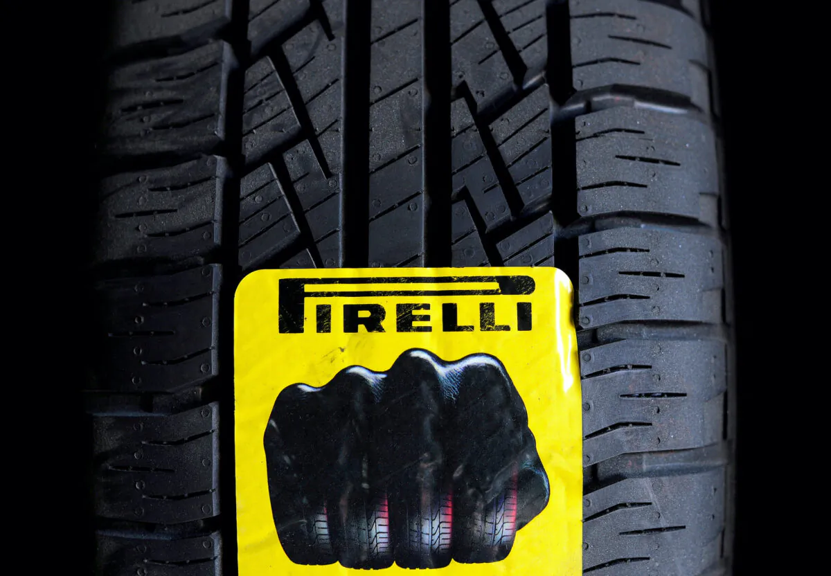 Một chiếc lốp Pirelli được chụp tại một trung tâm chuyên về lốp xe ở Turin, Ý, vào ngày 18/03/2014. (Ảnh: Giorgio Perottino/Reuters)