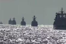 Một nhóm chiến hạm hải quân của Nga và Trung Quốc tiến hành tuần tra quân sự chung trên biển ở vùng biển Thái Bình Dương, trong ảnh tĩnh trích từ video được công bố vào ngày 23/10/2021 này. (Ảnh: Bộ Quốc phòng Nga/Tài liệu phát qua Reuters)