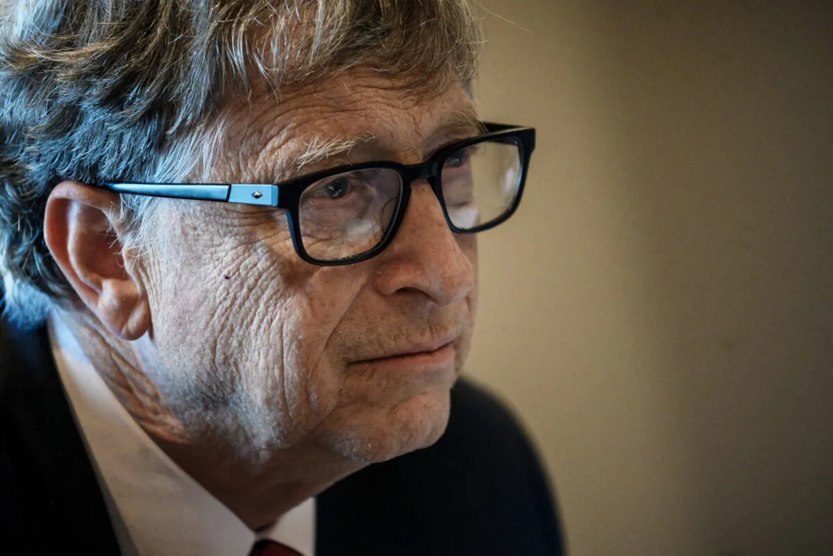 Ông Bill Gates, người sáng lập Microsoft, đồng chủ tịch của Quỹ Bill & Melinda Gates, tham gia một cuộc gọi hội nghị ở Lyon, Pháp, vào ngày 09/10/2019. (Ảnh: Jeff Pachoud/AFP qua Getty Images)