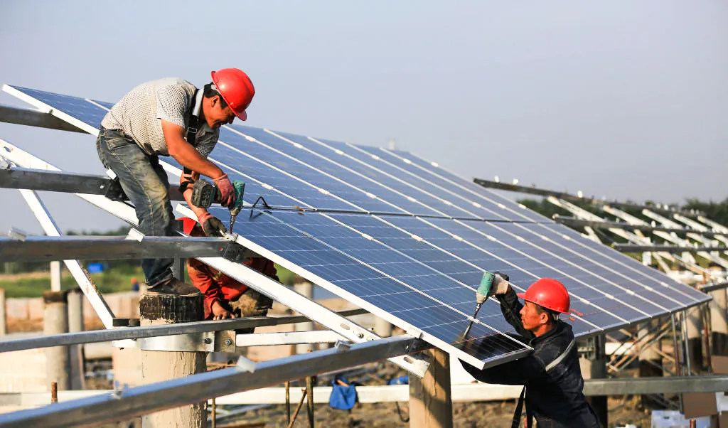 ‘Bí mật bẩn thỉu’: Tấm quang năng sản xuất tại Trung Quốc tạo ra lượng phát thải carbon gấp 3 lần so với tuyên bố của UN